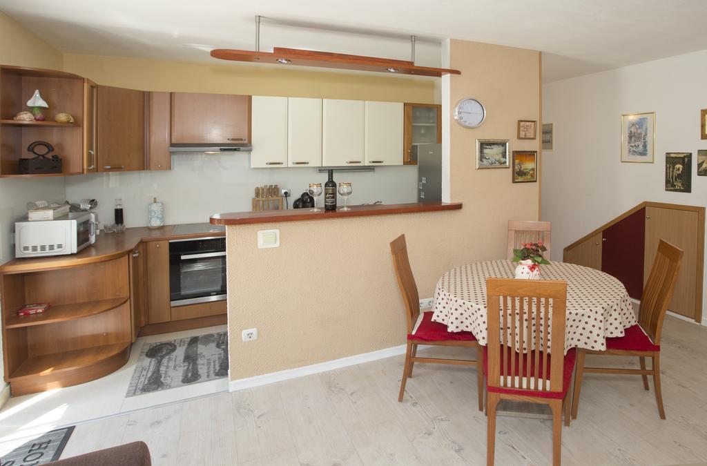 City Center Apartment Kadena สปลิท ภายนอก รูปภาพ