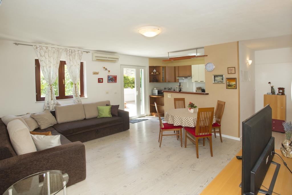 City Center Apartment Kadena สปลิท ภายนอก รูปภาพ