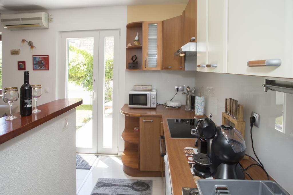 City Center Apartment Kadena สปลิท ภายนอก รูปภาพ